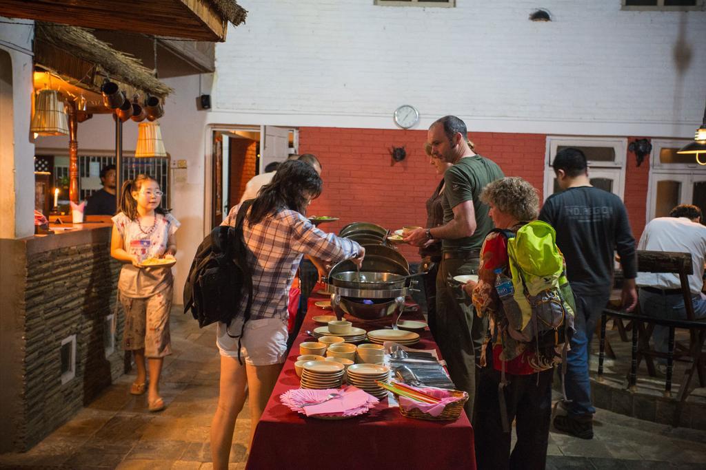 奇旺探险度假村 索拉哈 外观 照片